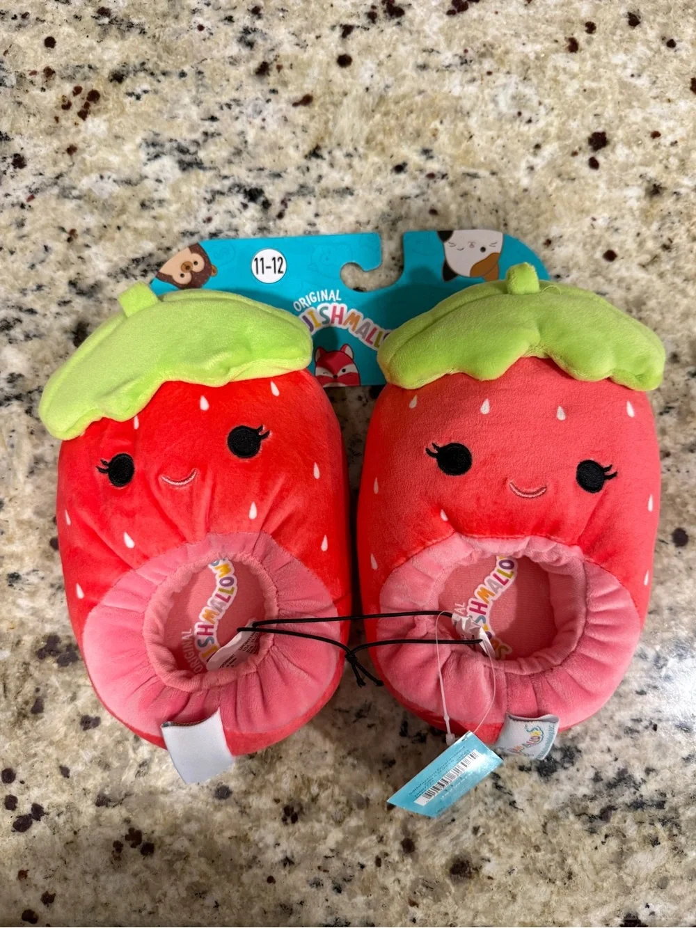 NWT Squishmallows Berry Strawberry Slippers Size 11-12